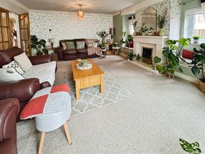 Living Room- click for photo gallery